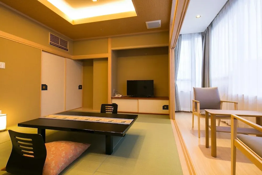 Hotel Shiroyama Yugawara 3*,
